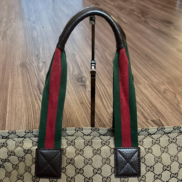 A24- ๐ฏ % authentic Gucci shoulder bag - Picture 9 of 16